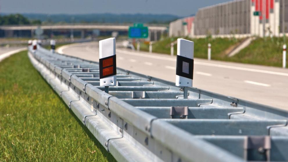 Dodávky a montáže svodidlových systémů